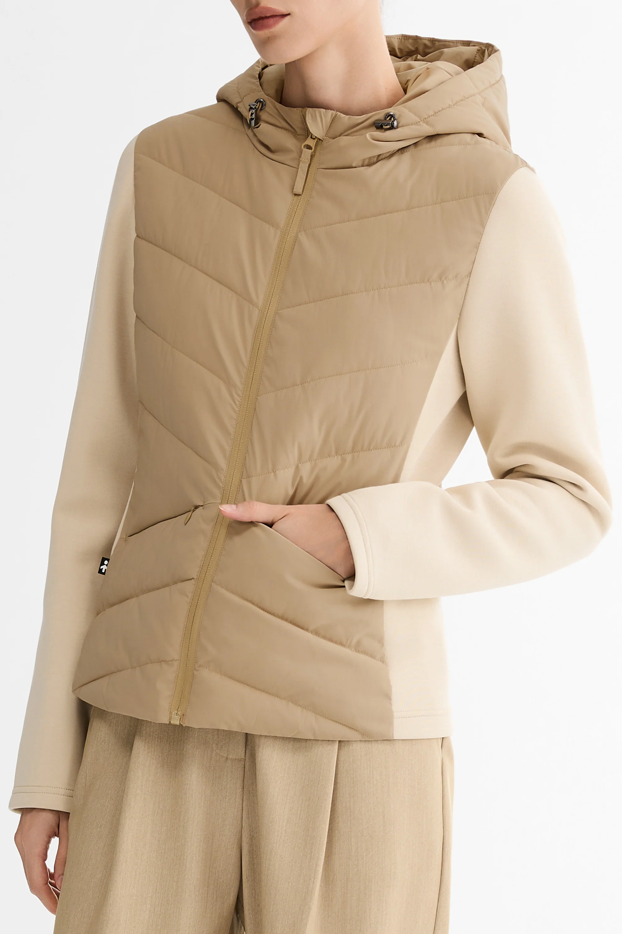 Air-Layer Lightweight Jacket with Hood - Image 19