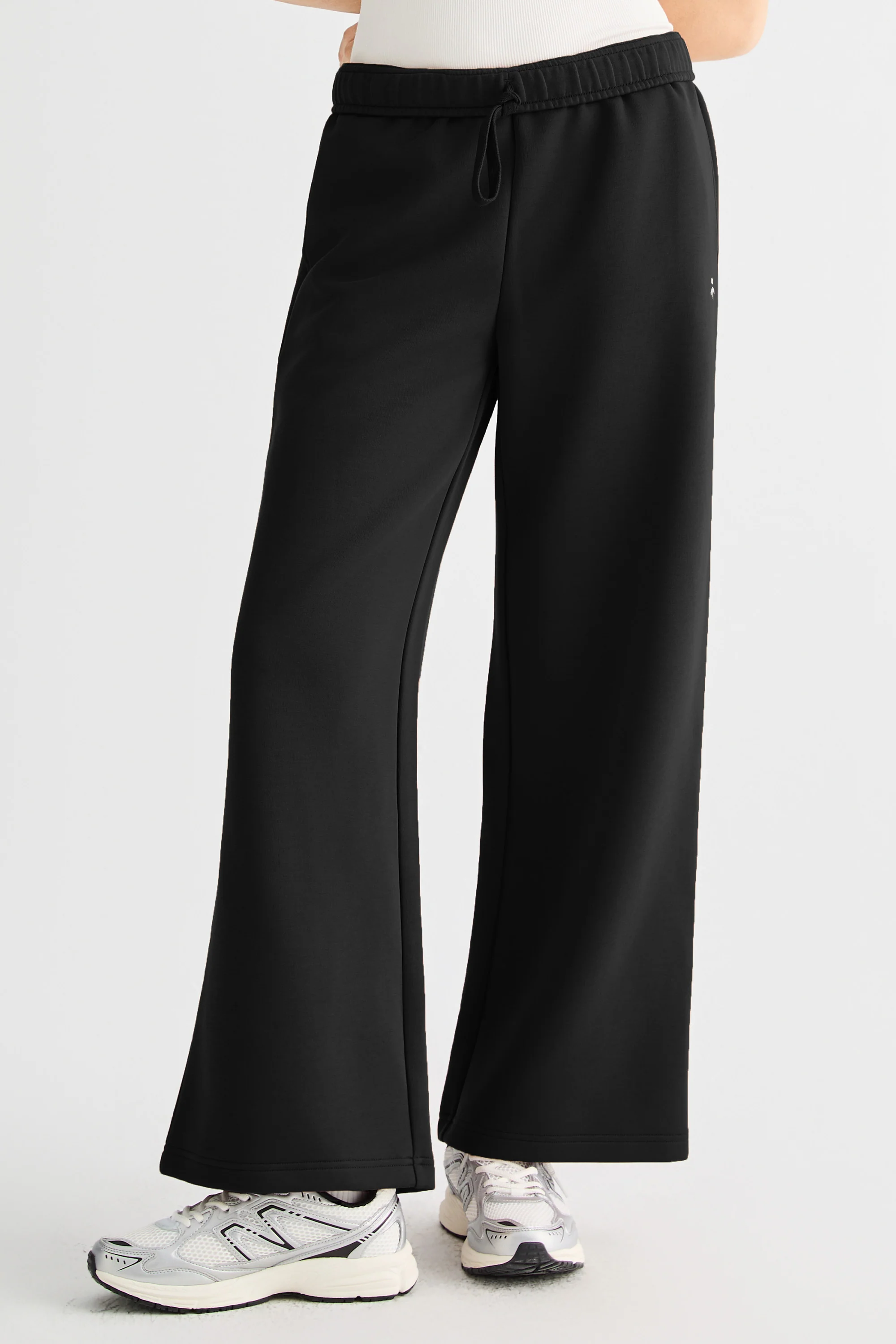 Air Layer Wide-Leg Sweatpants - Image 24