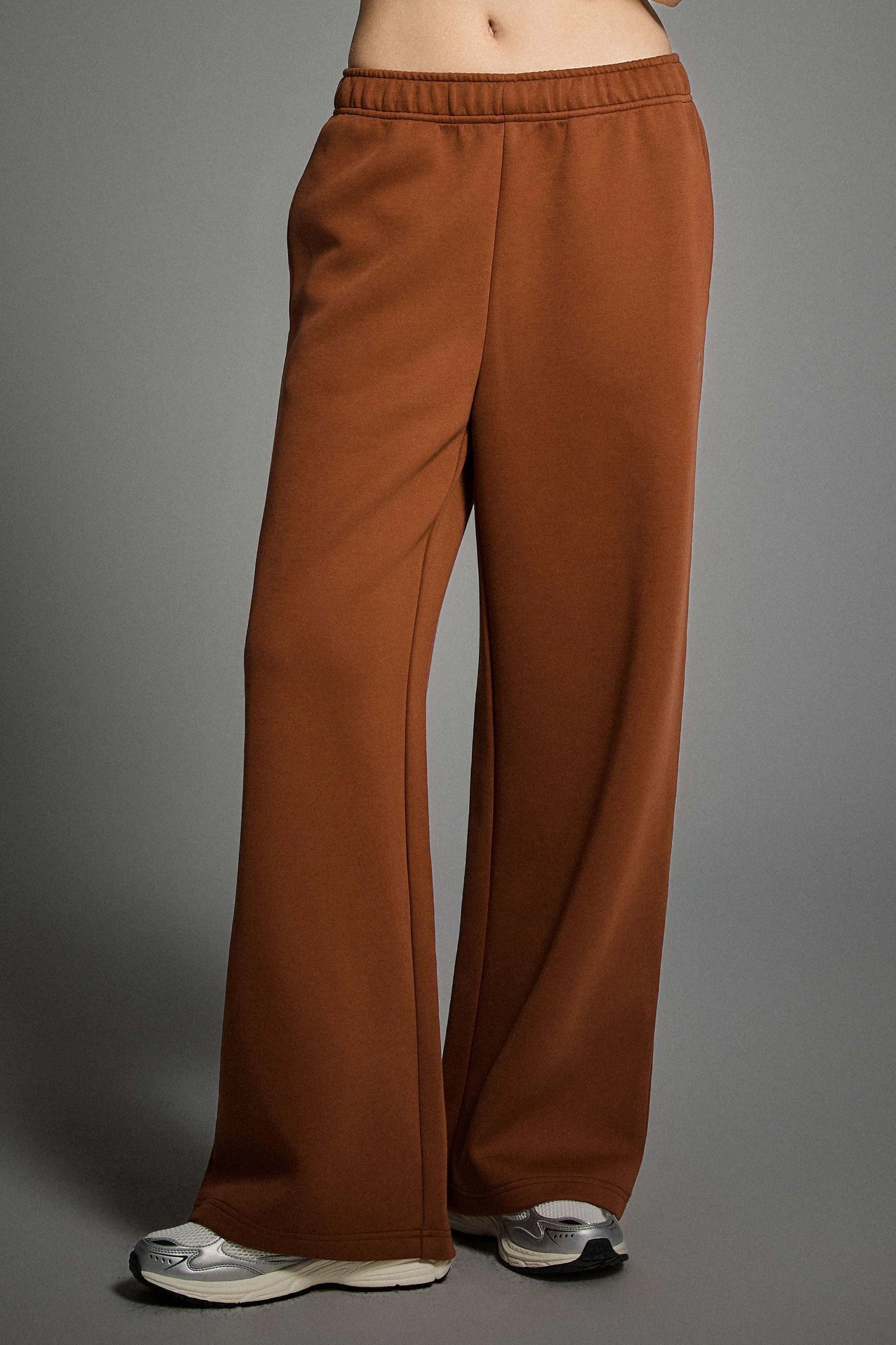 Air Layer Wide-Leg Sweatpants - Image 9