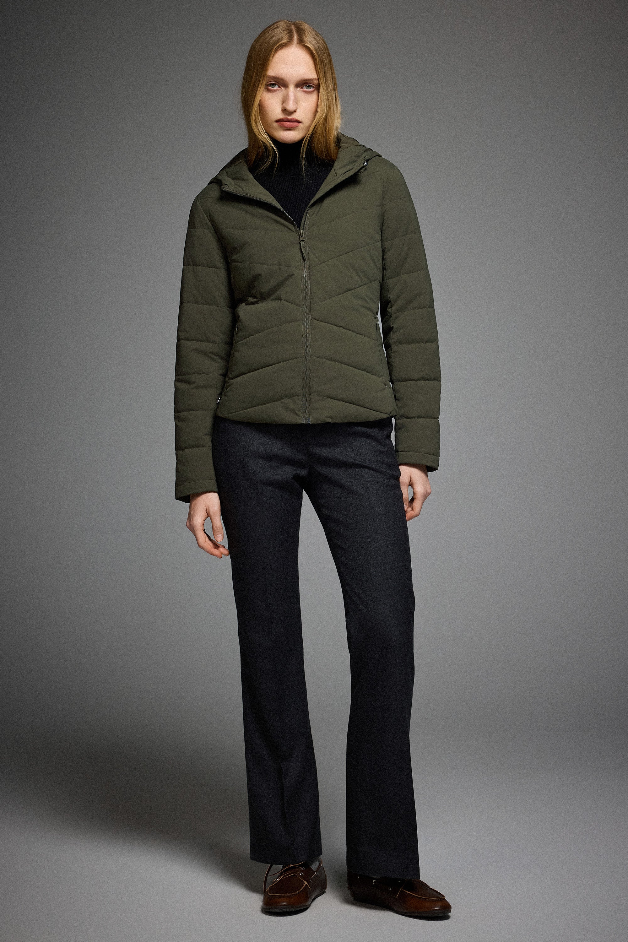 Flattering Quilted Puffer Lightweight Jacket with Hood - Image 31