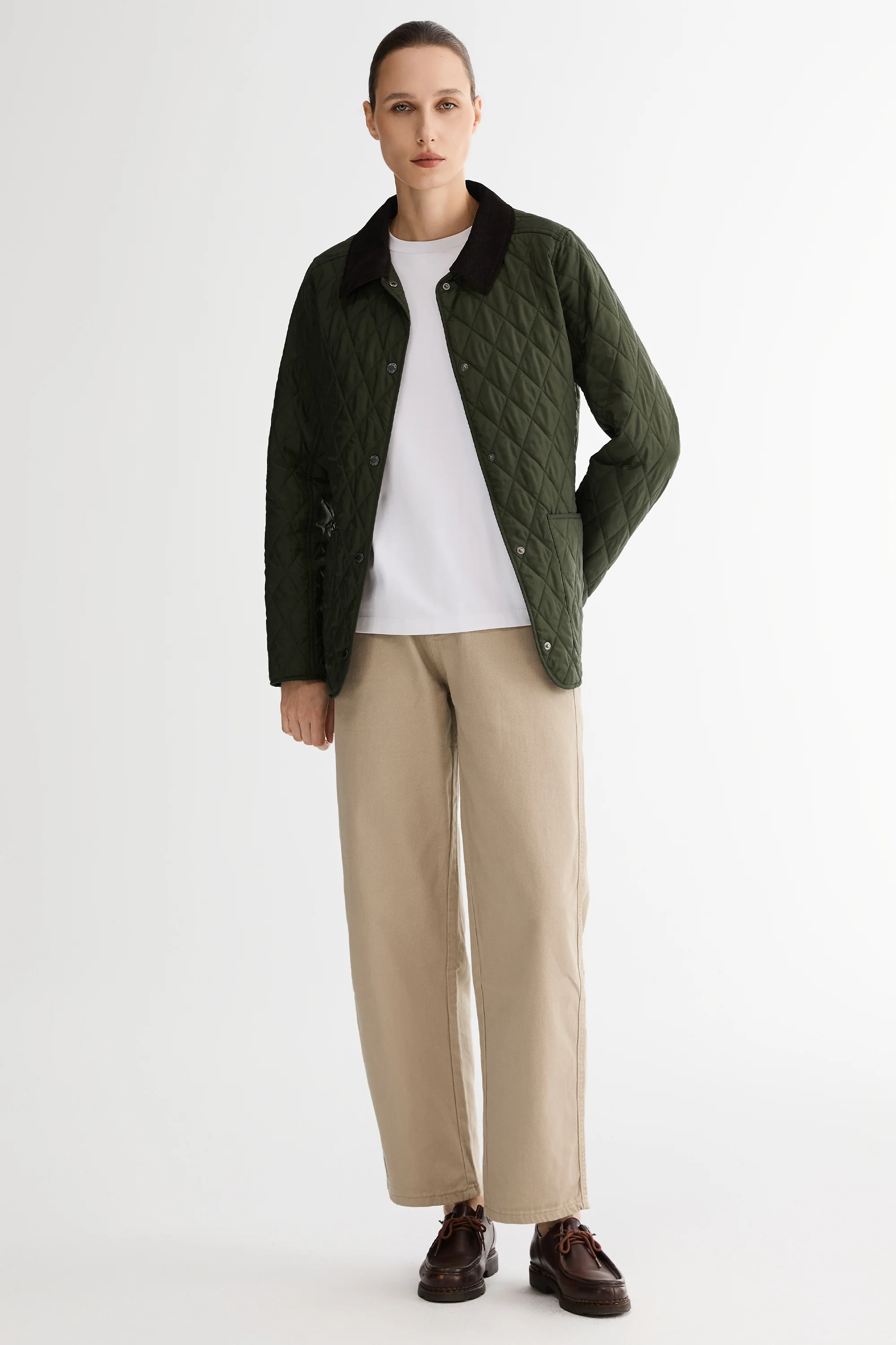 BarnForm Lightweight Heritage Quilted Jacket - Image 5