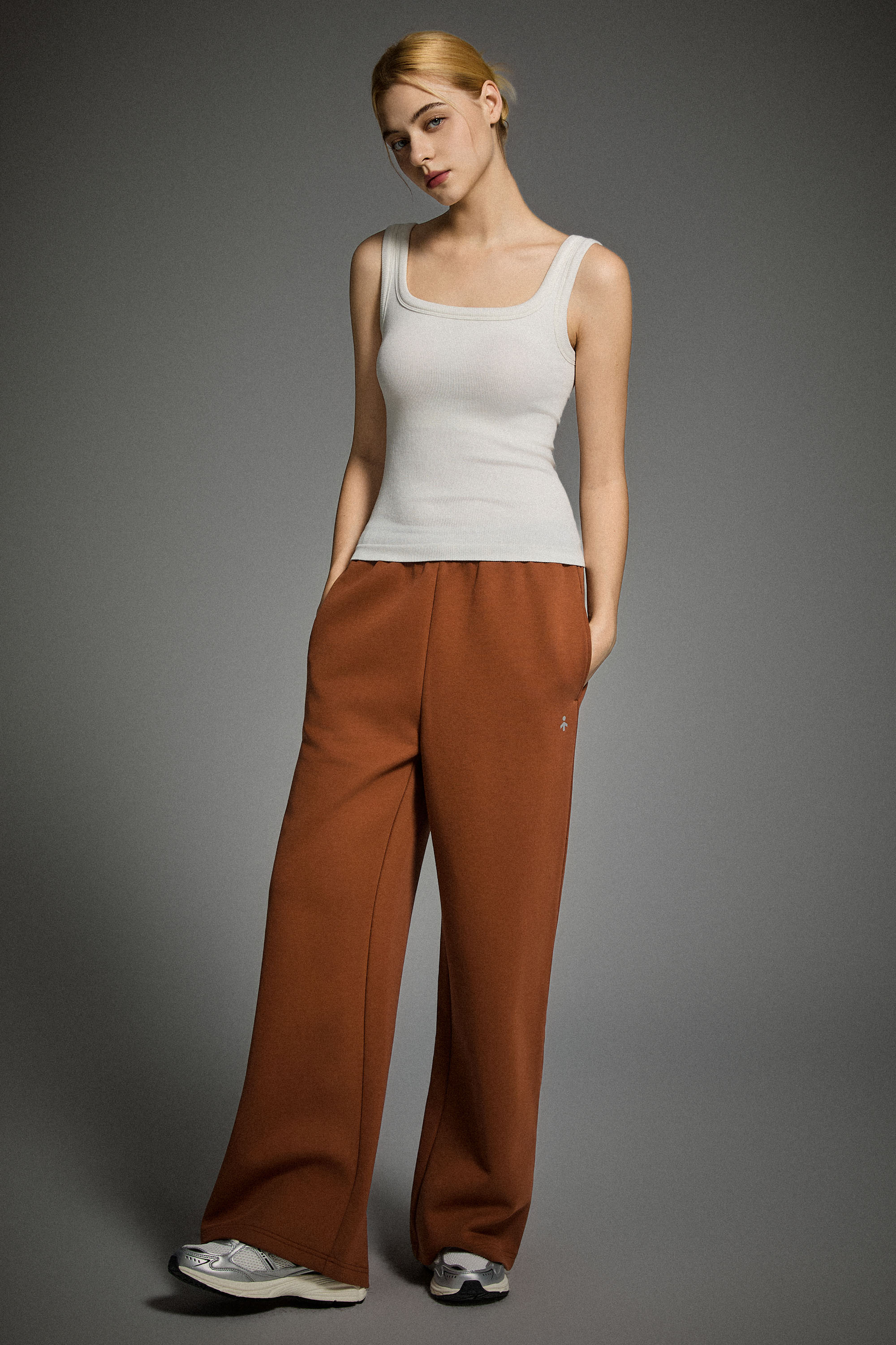 Padded Ribbed Wide-Strap Crew Tank - Image 15