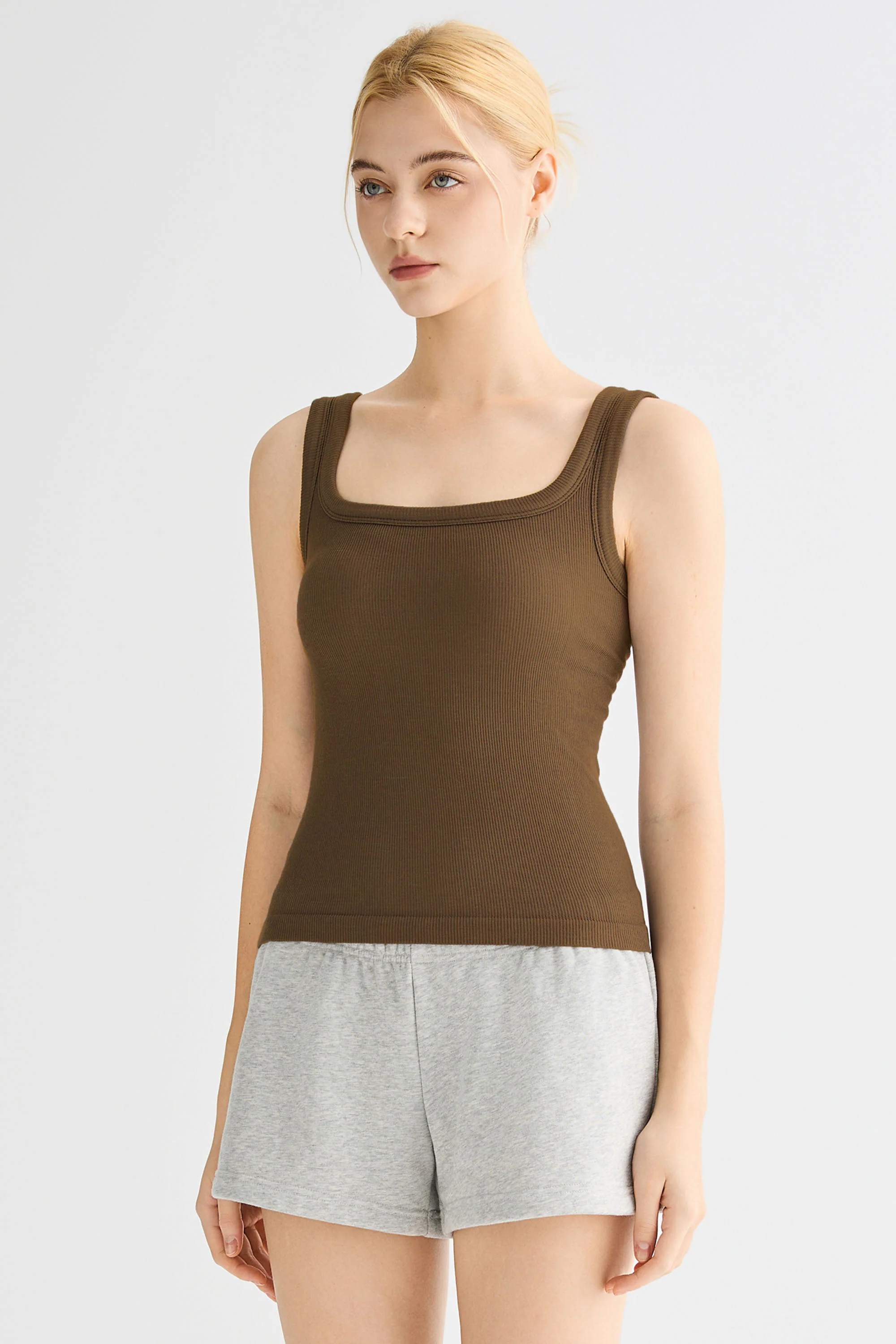 Padded Ribbed Wide-Strap Crew Tank - Image 9