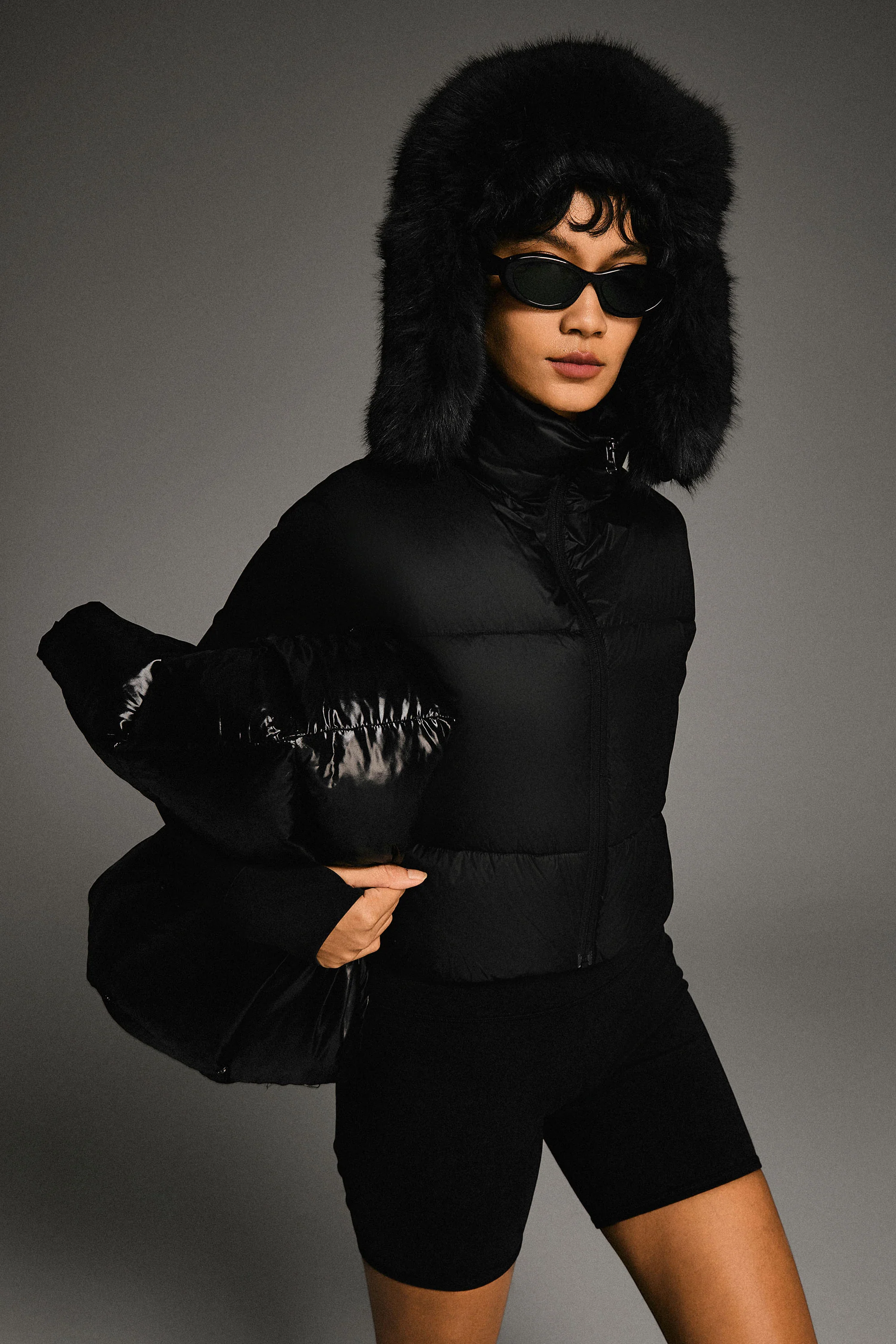 Cropped Puffer Down Vest - Image 12