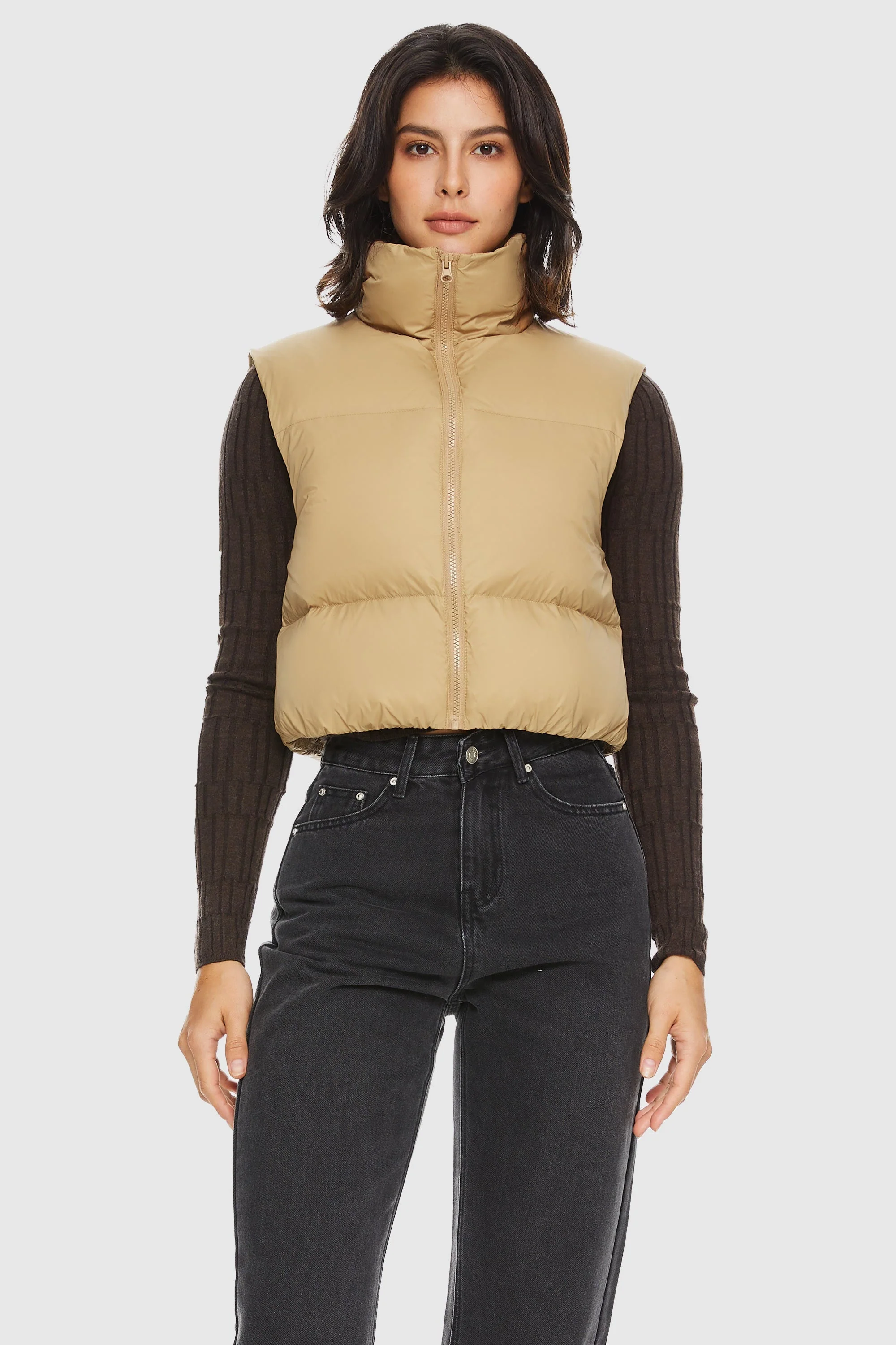 Cropped Puffer Down Vest - Image 16